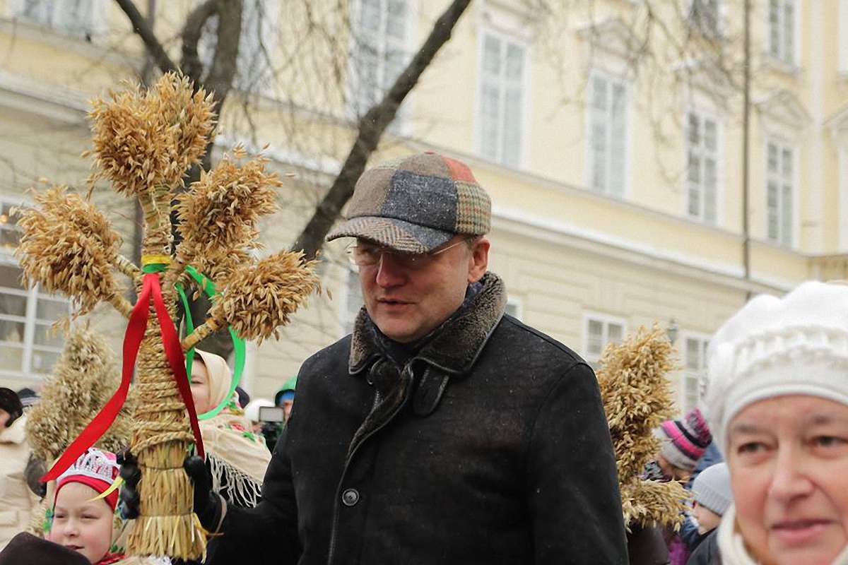 У Львові встановили різдвяного дідуха
