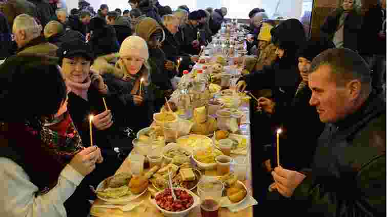 У Львові понад 500 нужденних взяли участь у Святій вечері