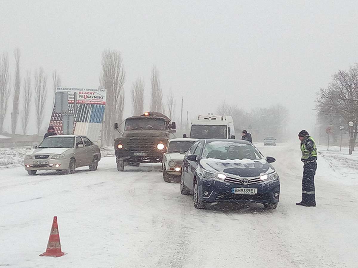 Укравтодор обмежив рух транспорту у шести областях