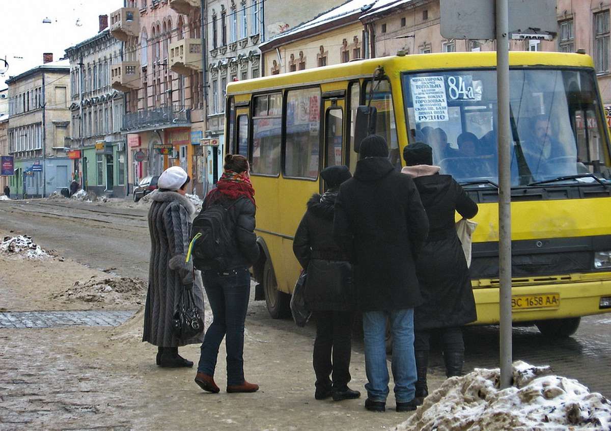 Зранку на рейси у Львові не виїхали понад 80% маршруток