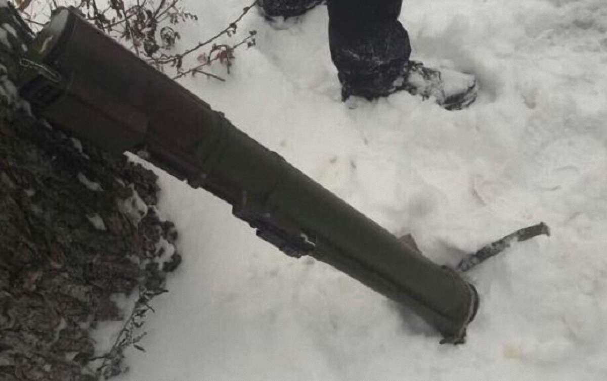 Поліцейські затримали у Черкасах двох чоловіків, які ходили містом з гранатометом у сумці