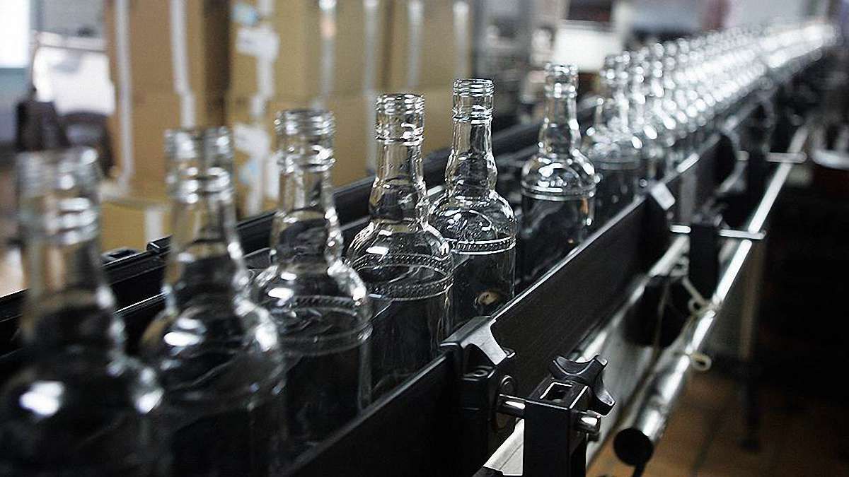 Найбільший російський виробник горілки заявив про банкрутство