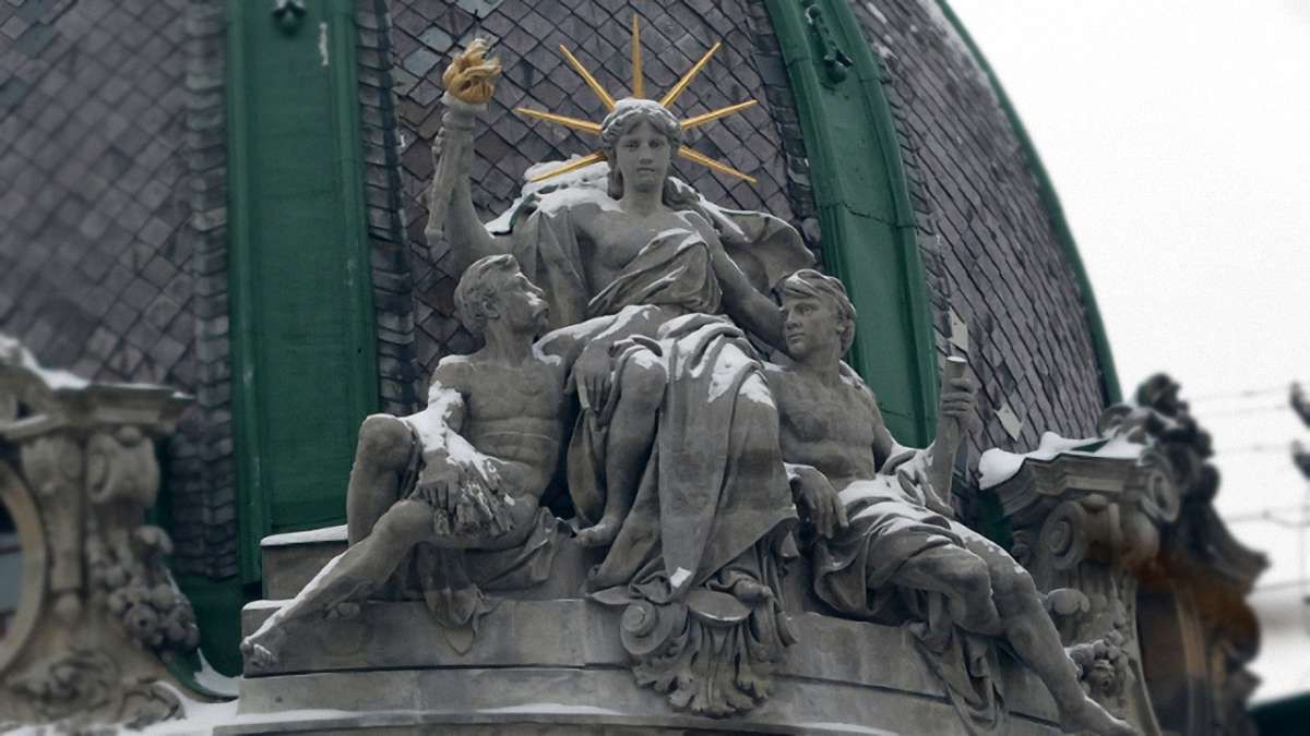 У Львові підсвітять «Статую Свободи»