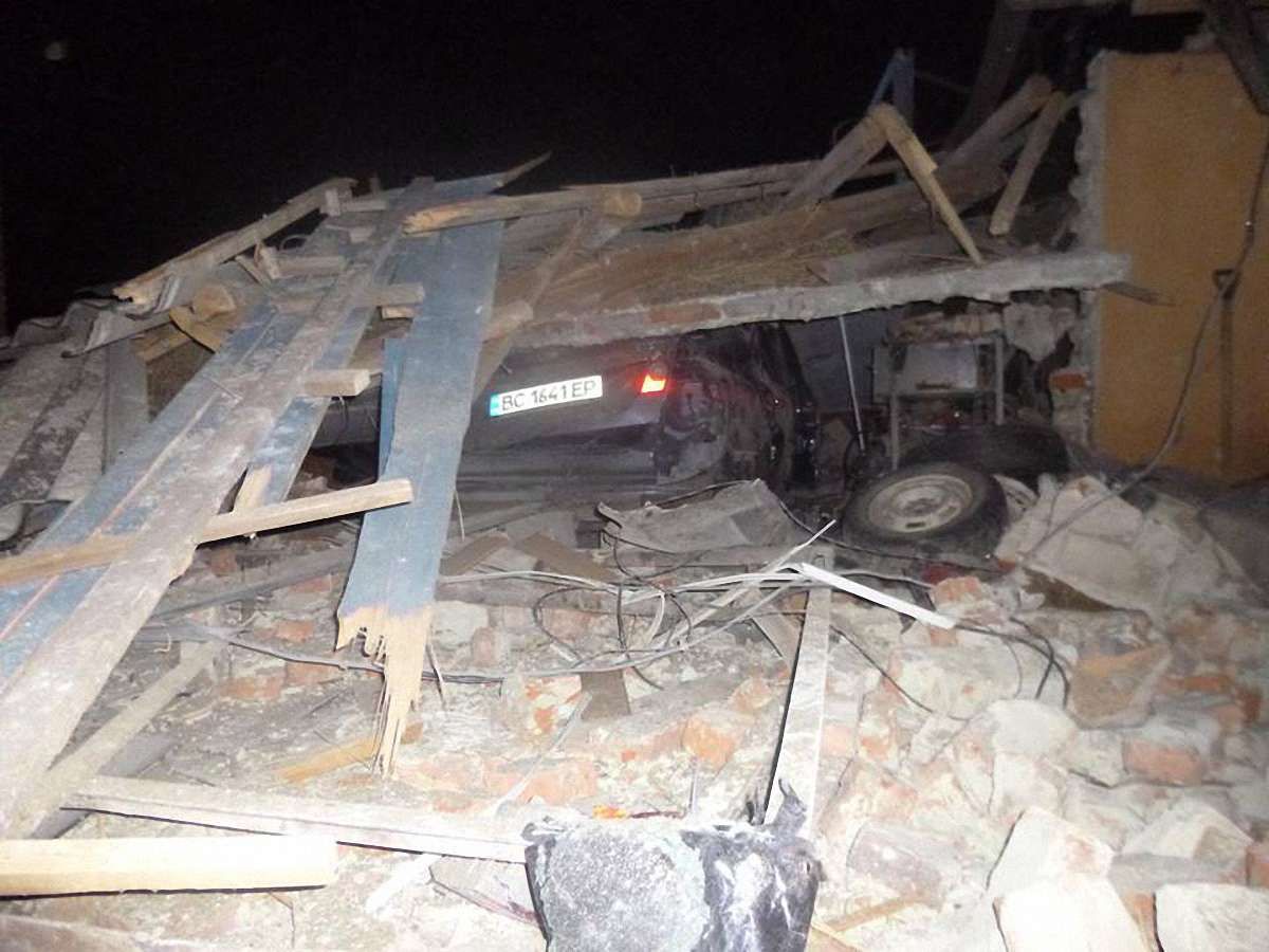 На Львівщині вибухнула газова установка в авто: постраждали двоє людей