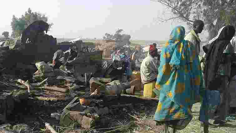 У Нігерії військовий літак помилково наніс авіаудар по табору біженців, понад 100 людей загинули