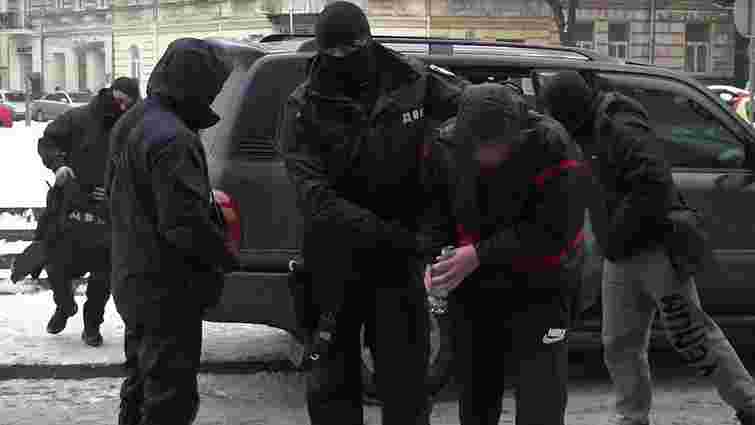 У Львові затримали наркоторговця під час передачі ₴120 тис. поліції за покривання бізнесу