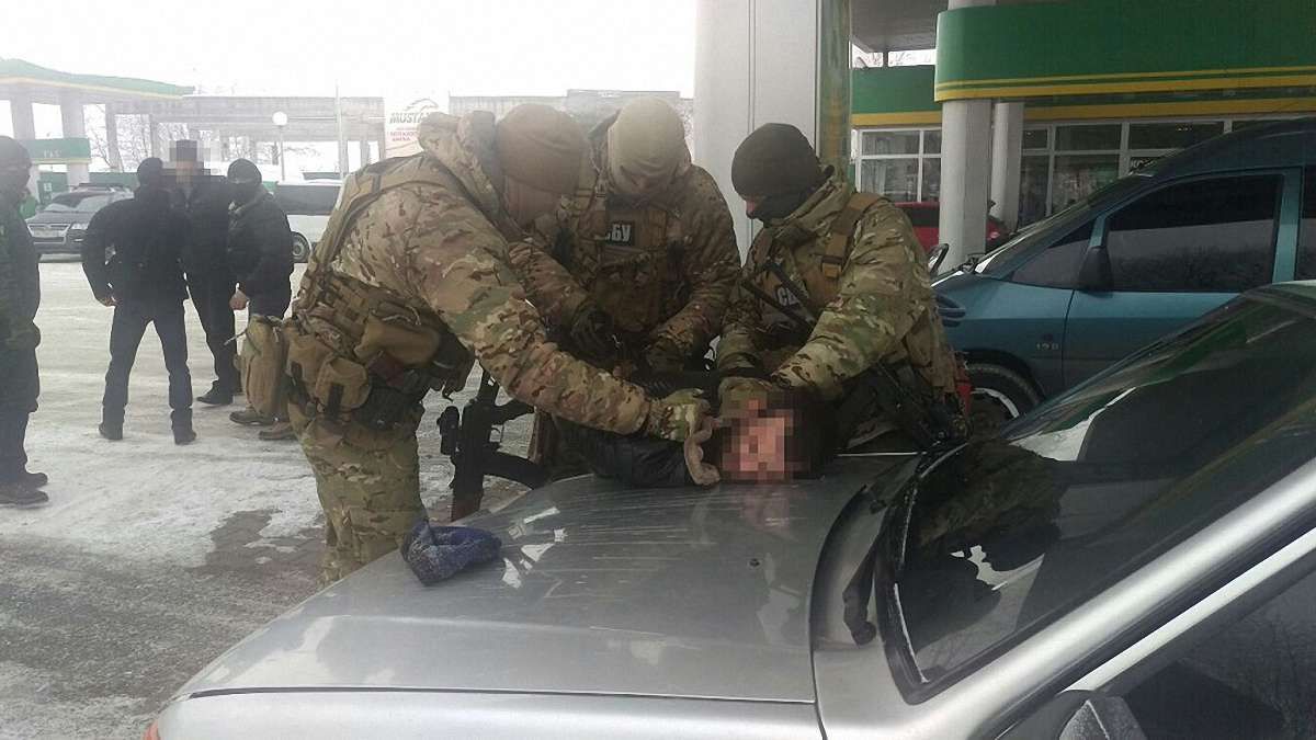 У Червонограді СБУ затримала чоловіка з арсеналом зброї