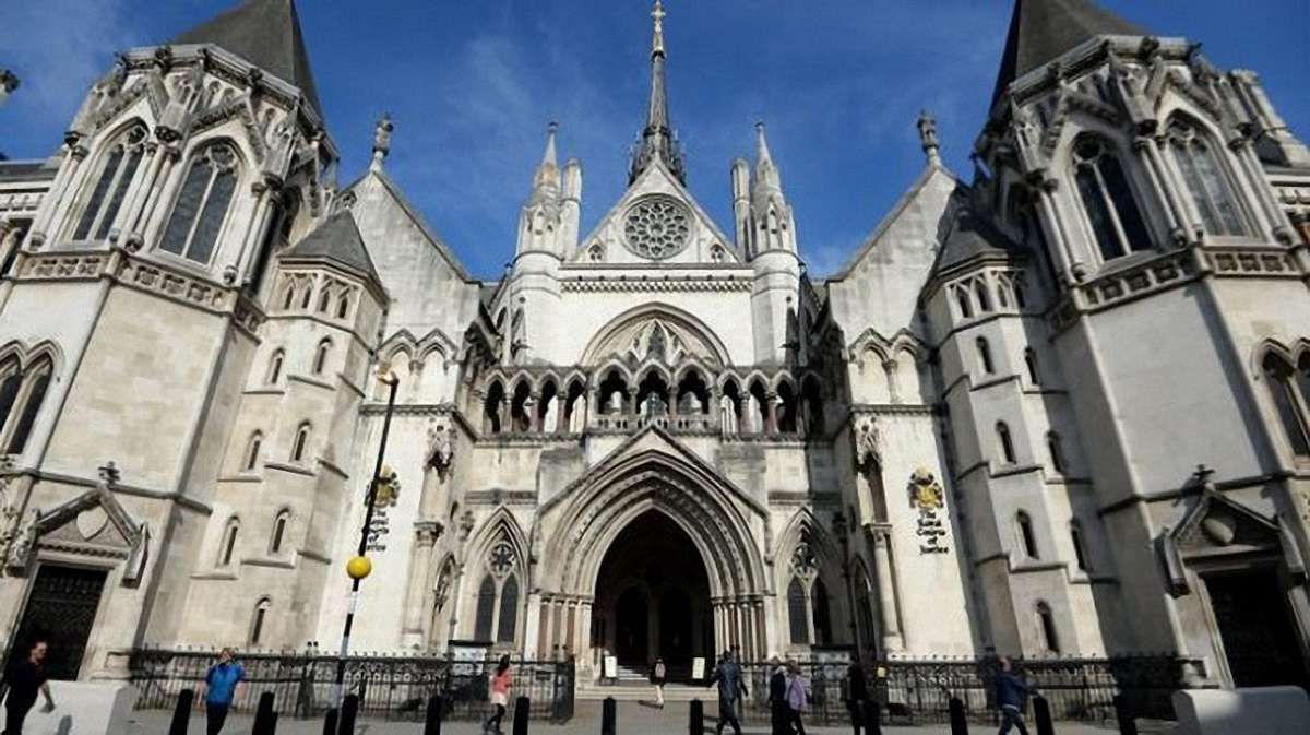Суд Лондона завершив розгляд позову Росії до України щодо «боргу Януковича»