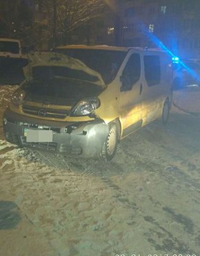 У Львові п’яний водій пошкодив три припарковані авто і втік з місця ДТП