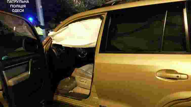 В Одесі неадекватний водій утікав від поліції без шини на колесі
