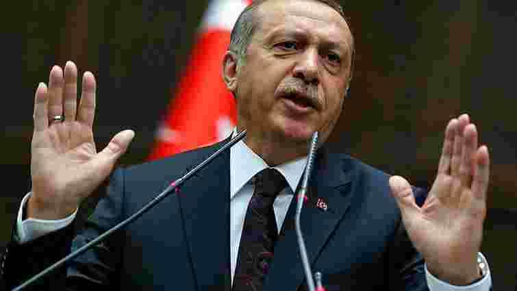 У Туреччині парламент проголосував за посилення влади президента