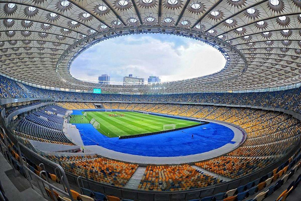 Екс-директору підприємства, яке купувало крісла на НСК «Олімпійський», повідомили про підозру
