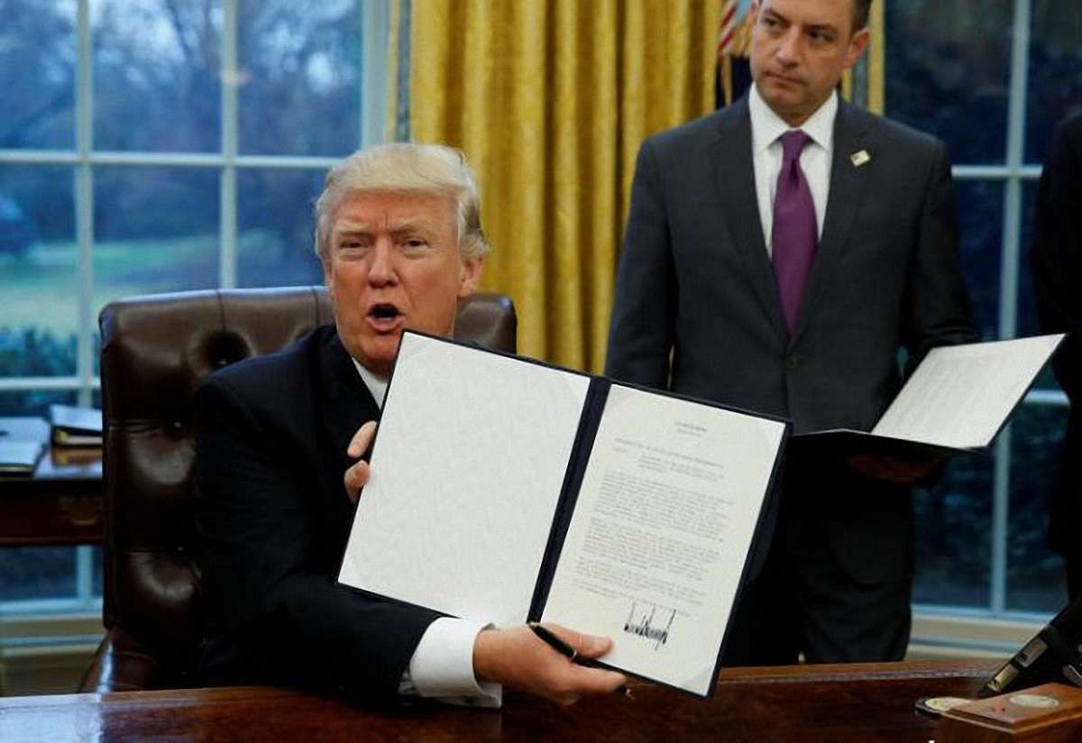 Дональд Трамп підписав указ про вихід США з угоди про Транстихоокеанське партнерство