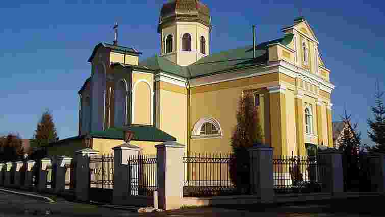 На Львівщині на гарячому затримали двох зловмисників під час крадіжки з церкви