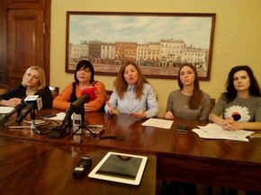 Львівські депутатки закликали протестувальників не зривати сесії міськради