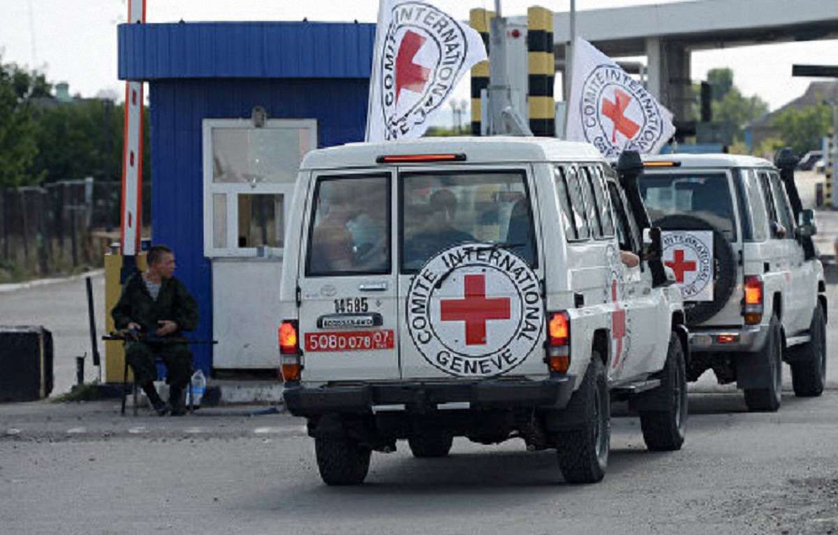 Представники «Червоного Хреста» відвідали українських полонених військових у Донецьку