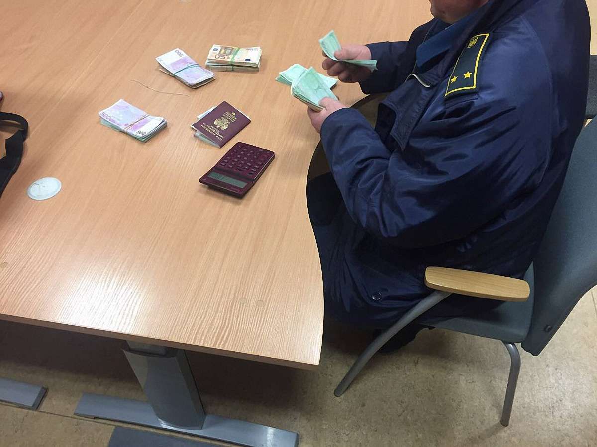 Поляк намагався перевезти через кордон на Львівщині незадекларовані 30 тис. євро