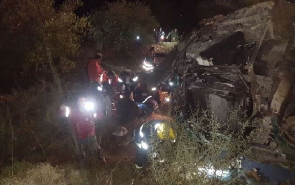 В Ізраїлі пасажирський автобус зірвався в яр з 70-метрової висоти, є загиблі