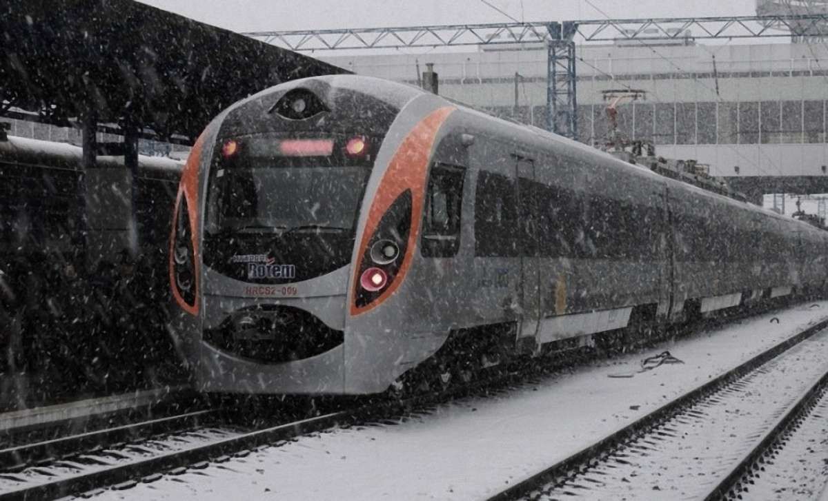 За перший місяць роботи потяг Київ – Перемишль перевіз понад 12 тис. пасажирів