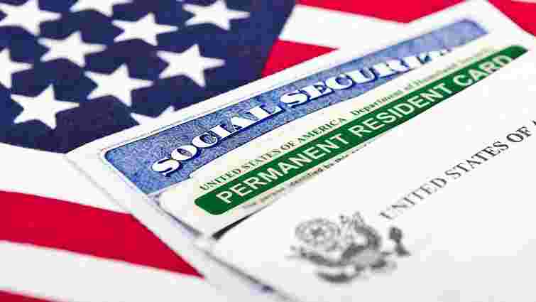 Заборона на в’їзд у США не поширюватиметься на власників Green Card