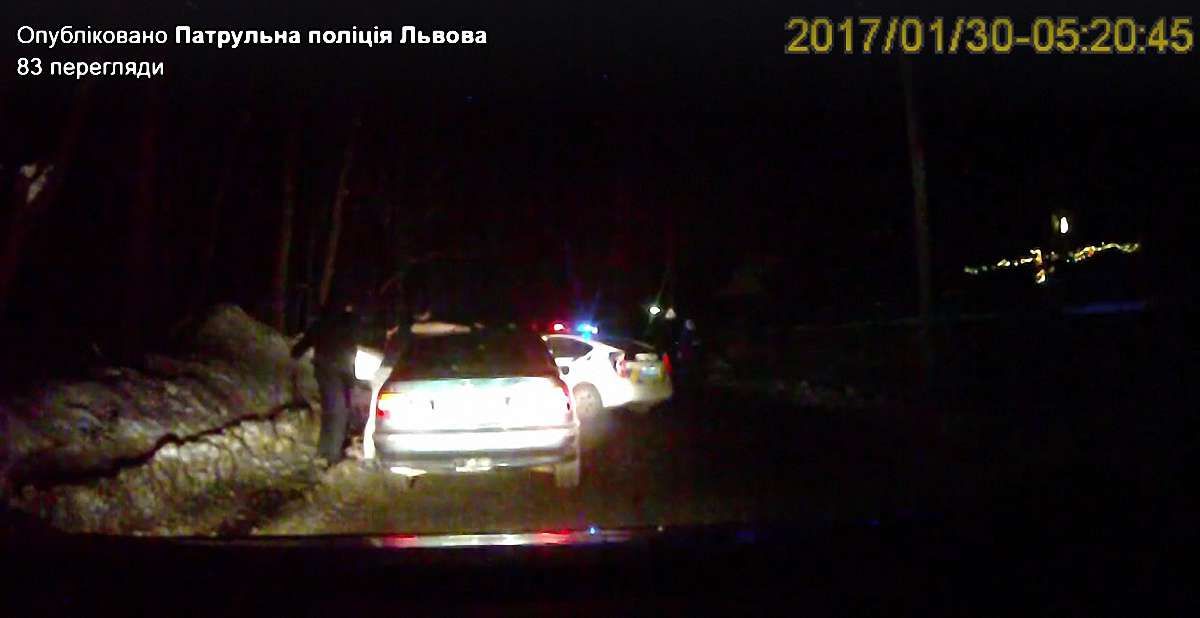 У Львові на водія-втікача від поліції склали 5 адмінматеріалів і вилучили BMW