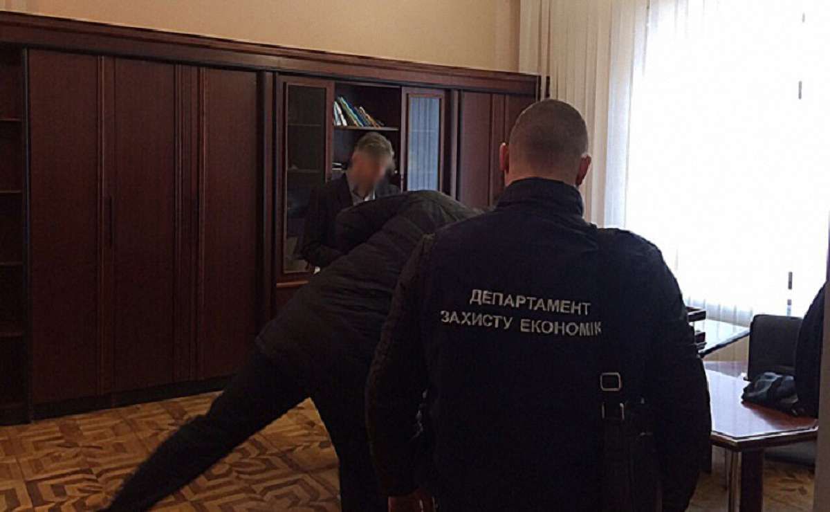 Директора департаменту міськради Дніпра підозрюють у махінаціях на ₴2,5 млн