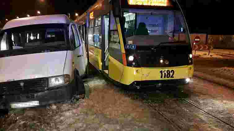 Через аварію на Стуса у Львові не курсують трамваї на Сихів