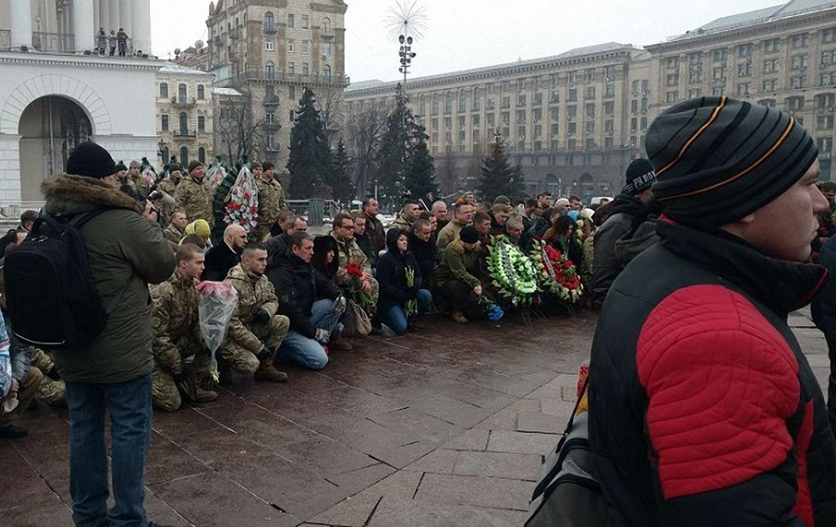 На Майдані вшанували загиблих у Авдіївці українських військових