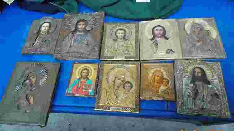 На Львівщині прикордонники затримали українця з колекцією старовинних ікон