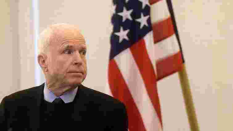 Джон Маккейн закликав президента США надати Україні летальне озброєння