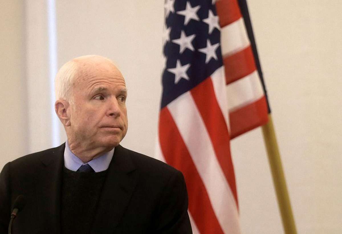 Джон Маккейн закликав президента США надати Україні летальне озброєння