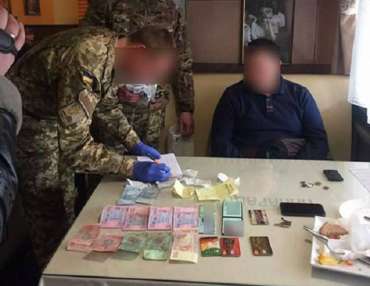 Помічник народного депутата на Львівщині вимагав від підприємця $10 тис. хабара