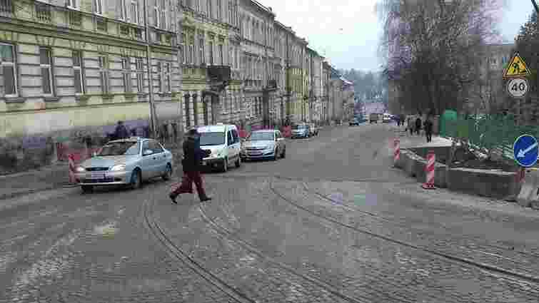 Вулицю Мечникова у Львові повністю відкрили для проїзду автотранспорту