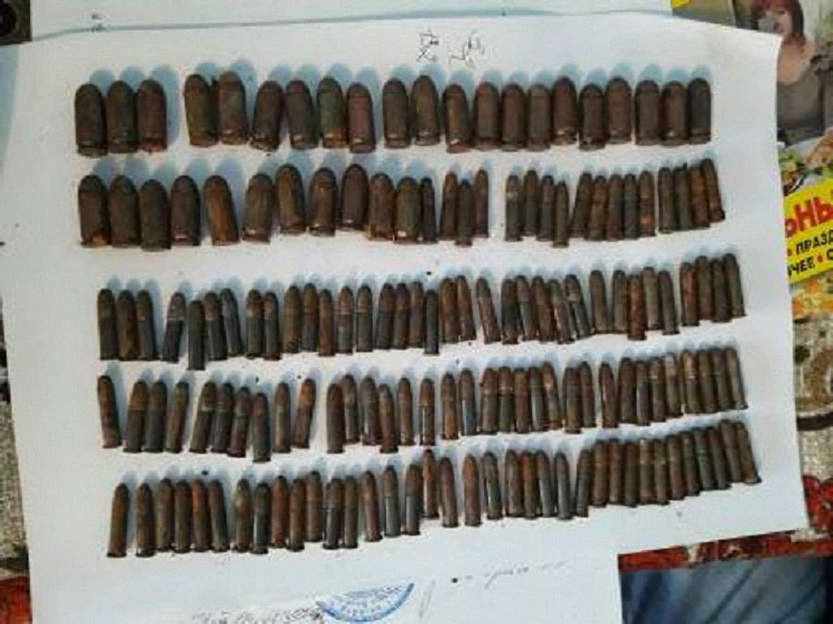У мешканця Рави-Руської вилучили близько 200 набоїв різного калібру