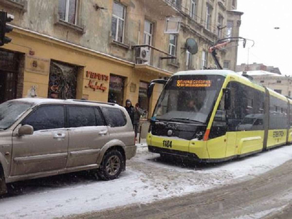 У Львові через ДТП на Франка не курсує електротранспорт