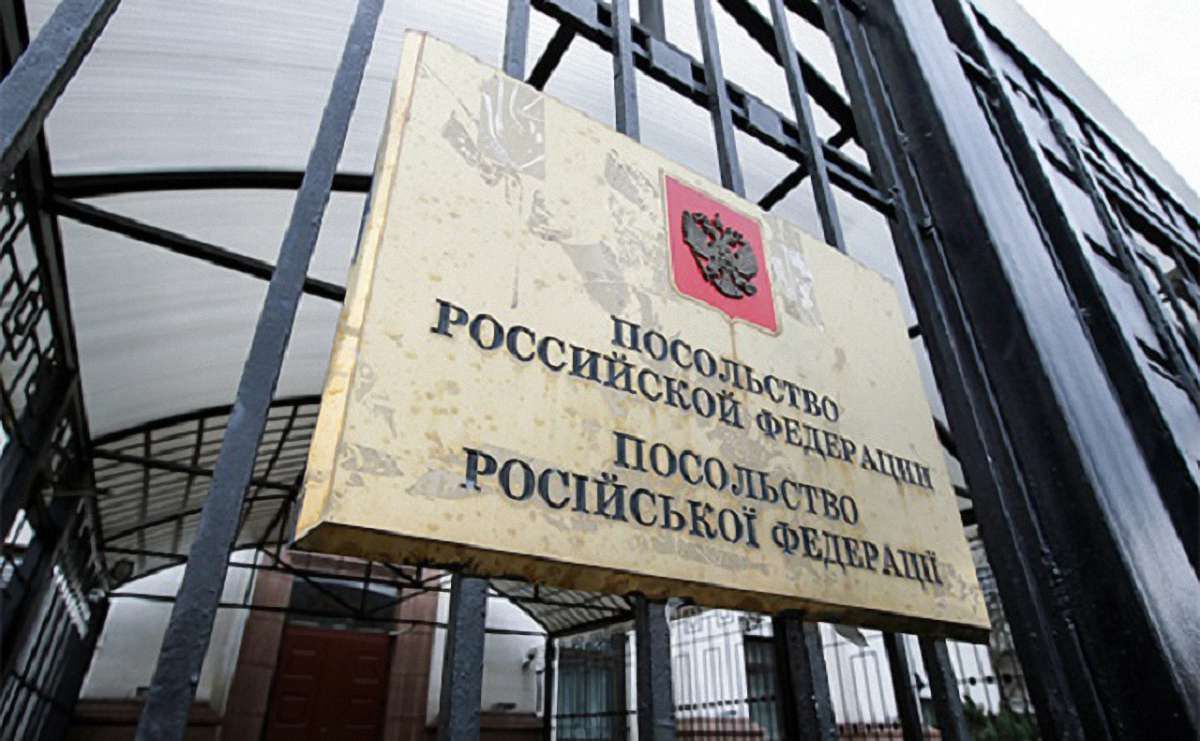 Київрада забере три земельні ділянки в посольства Росії