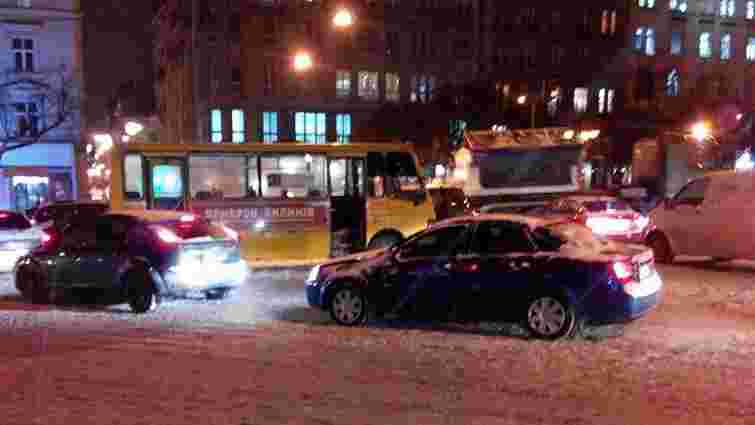 У Львові через негоду велика кількість аварій і заторів на дорогах