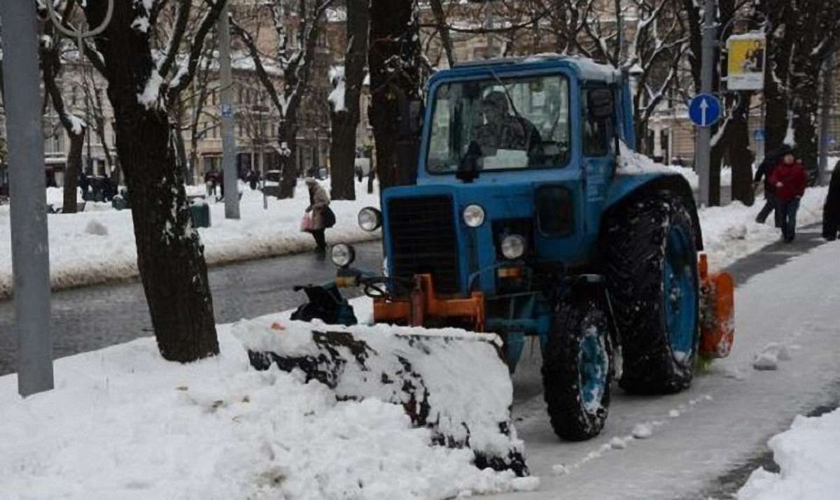 Через сильні снігопади вулиці Львова прибиратимуть і вночі