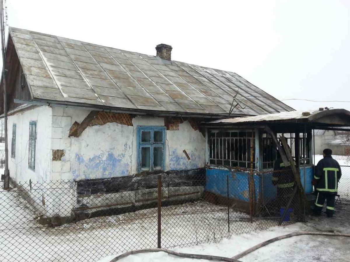 На Львівщині чоловік потрапив у реанімацію через пожежу у власному будинку
