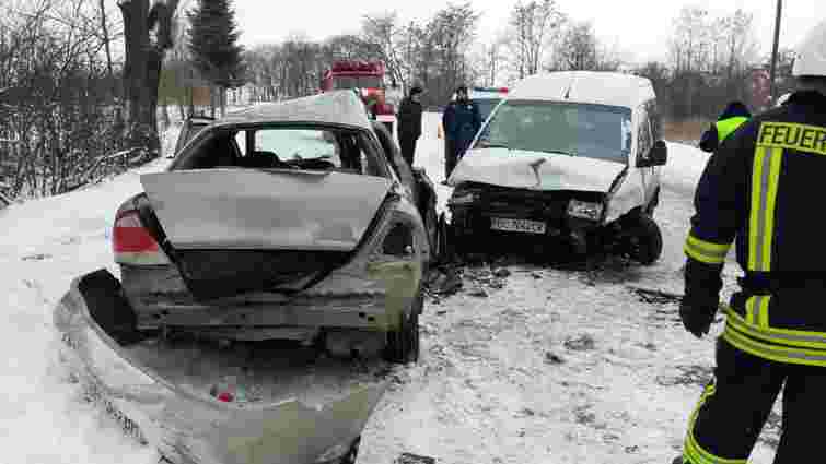 Унаслідок ДТП на Львівщині постраждали четверо людей, одна пасажирка загинула
