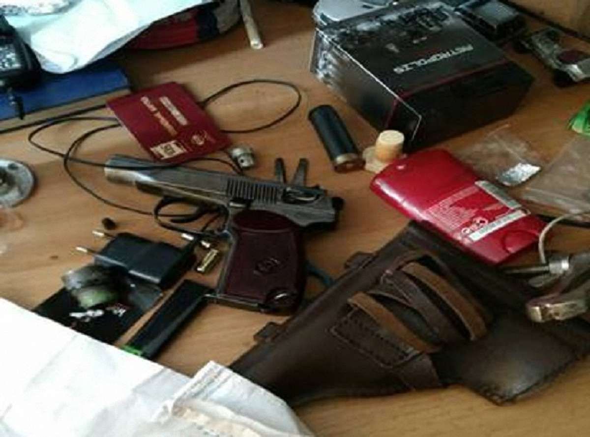 У двох сихівчан вилучили арсенал зброї і боєприпасів