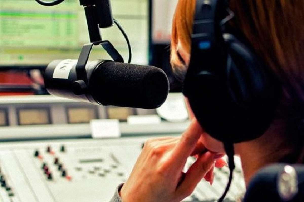 Радіо «Шансон» і «KISS FM» оштрафували за недотримання мовних квот