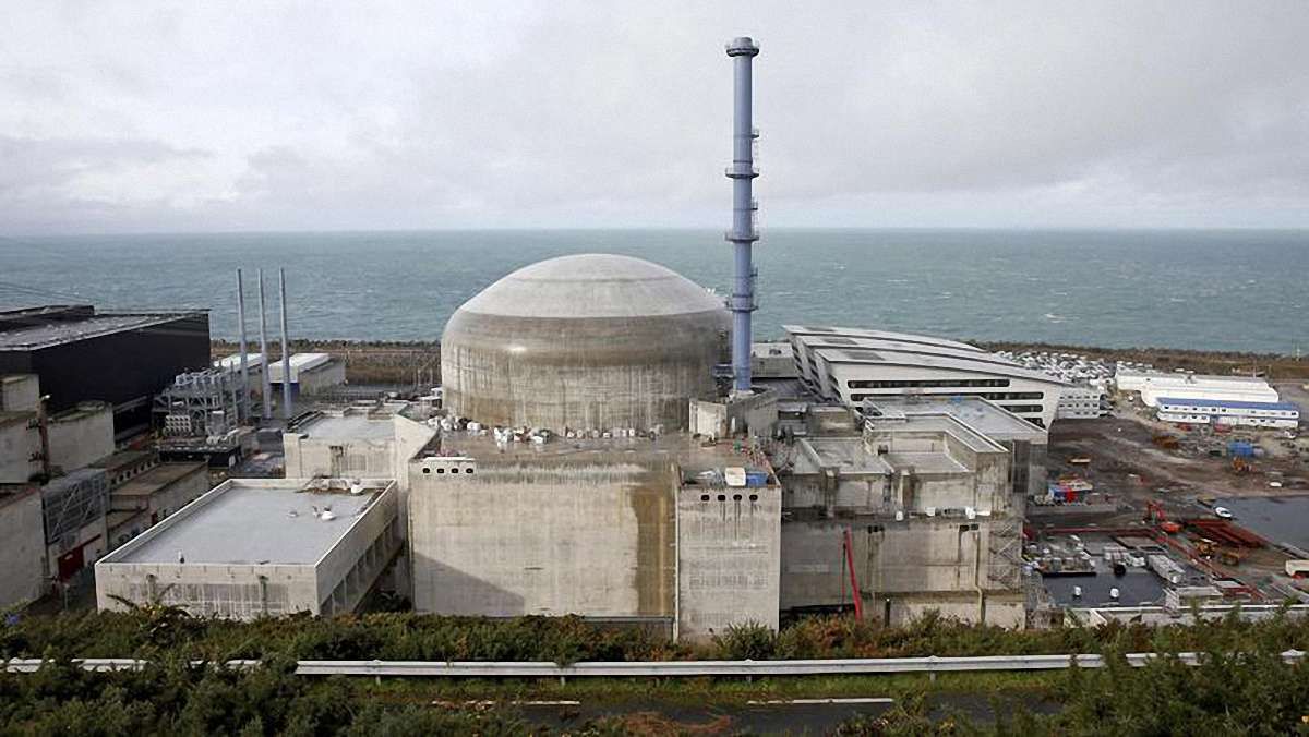 У Франції 5 осіб постраждали під час пожежі і вибуху на АЕС