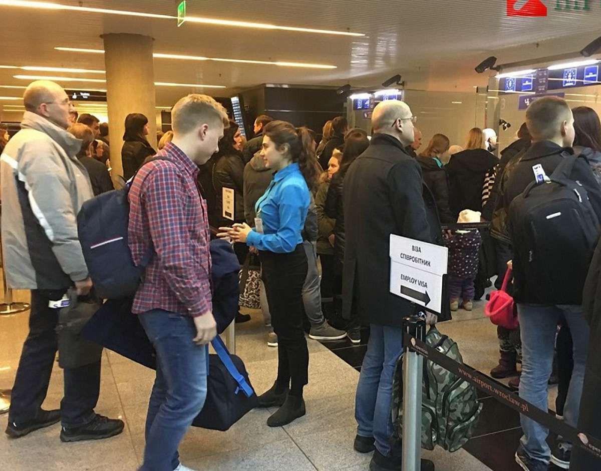 В аеропорту Вроцлава з’явилися інформаційні таблички українською мовою