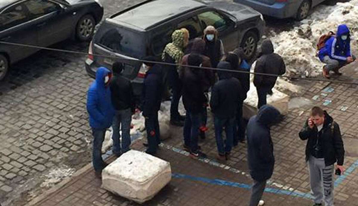 В Києві невідомі вчинили спробу нападу на голову УІНП Володимира В'ятровича