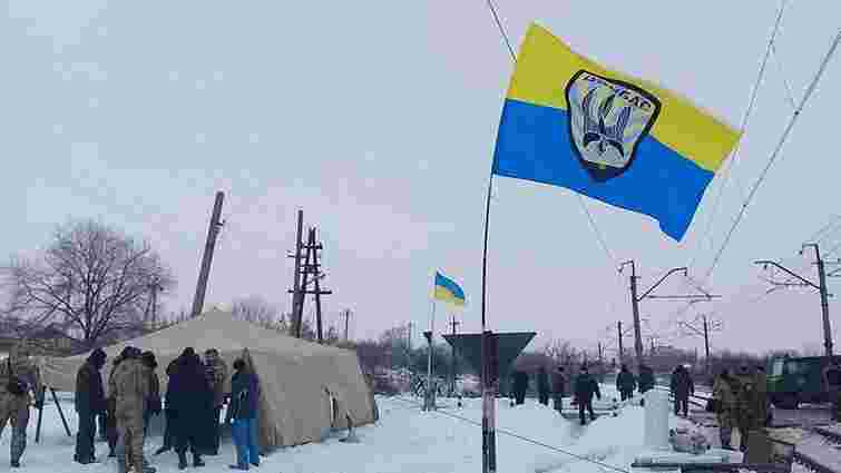 Активісти блокади на Донбасі заявляють, що поліція готується до штурму їх блокпосту в Бахмуті