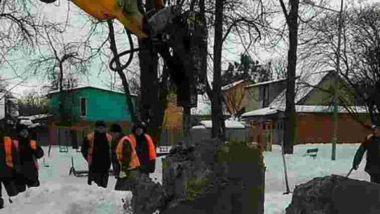 У Сумах демонтували пам'ятник командира Червоної армії