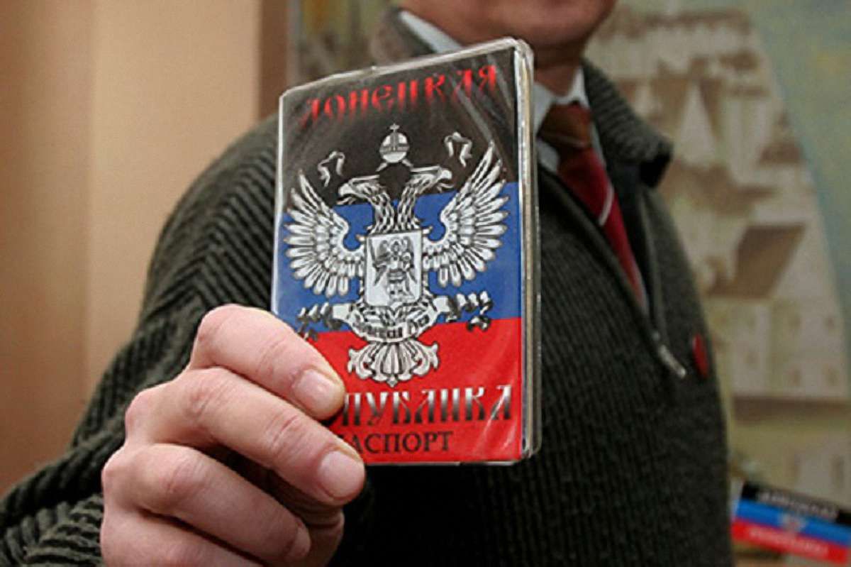 Путін підписав указ про визнання паспортів жителів «ЛНР» і «ДНР»