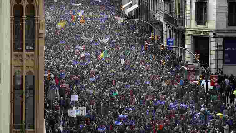 Десятки тисяч людей у Барселоні взяли участь в марші на підтримку мігрантів
