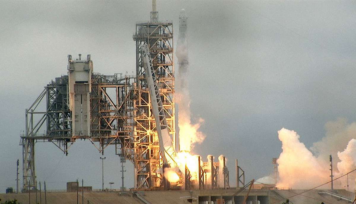 SpaceX запустила до МКС ракету Falcon 9 із кораблем Dragon